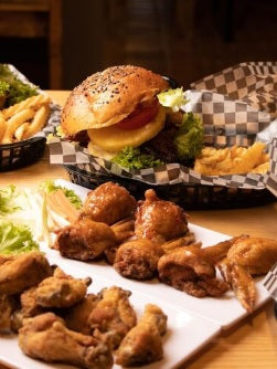 THE GATHERING BOX – 1/3 Pound Hamburger Patties & Pasture-Raised Chicken Wings